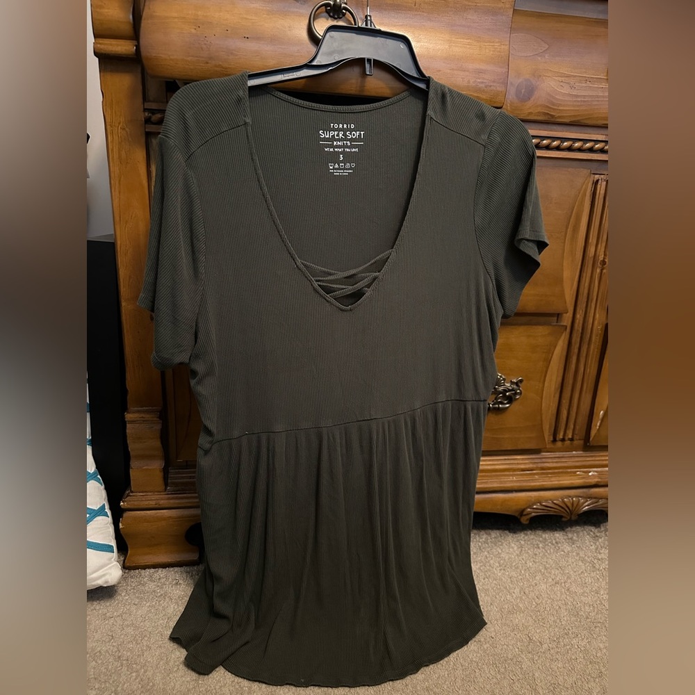 Torrid 3 green babydoll top
